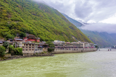 中国四川省甘孜州泸定县县城