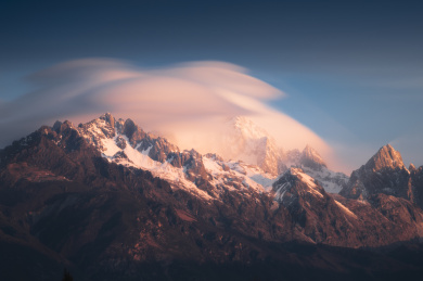 云南丽江玉龙雪山晚霞晨曦