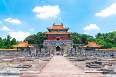 中国湖北省钟祥市明显陵明楼前的棱恩殿