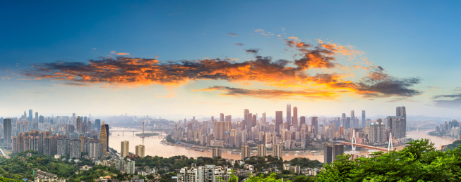 重庆日落时刻建筑景观和美丽的天空