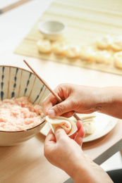 人手包抄手的动作