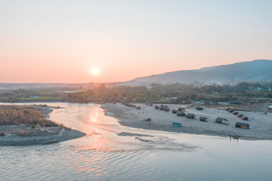 云南省德宏州瑞丽江畔航拍日落风光
