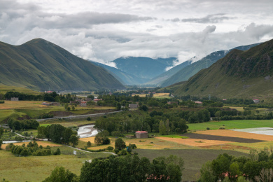 中国四川省甘孜州田园风光