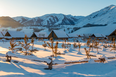 中国新疆阿勒泰地区禾木村雪景