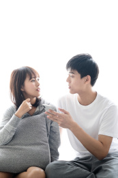 一对年轻的情侣