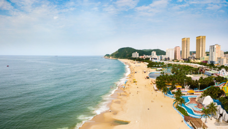 航拍广东阳江海陵岛海岸风光