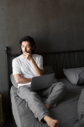 在家办公的商务人士