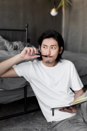 在家办公的商务人士