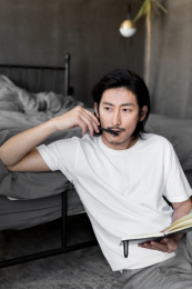 在家办公的商务人士