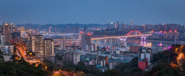 重庆两路口菜园坝长江大桥夜景全景接片