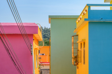 不同色块墙面的建筑