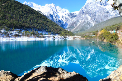 云南丽江玉龙雪山蓝月谷