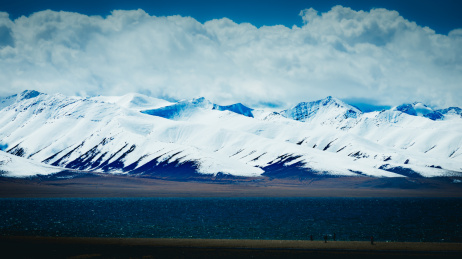 西藏那曲纳木错对湖的秋天