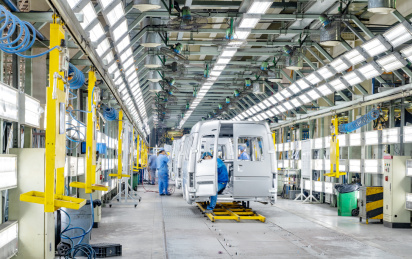 现代化汽车生产线