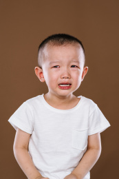 哭泣的小男孩