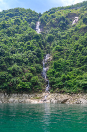 中国湖南郴州东江湖龙景峡谷瀑布