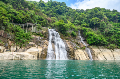 中国湖南郴州东江湖龙景峡谷瀑布