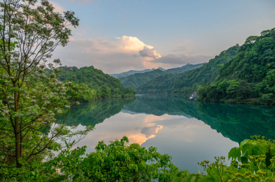 中国湖南省郴州市小东江风景区晚霞风光
