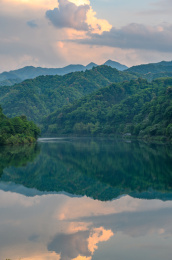 中国湖南省郴州市小东江风景区晚霞风光