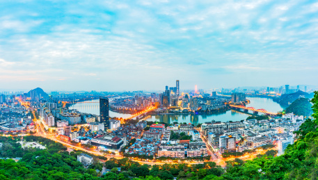 广西柳州马鞍山的都市夜景