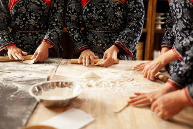 擀面皮的手部动作