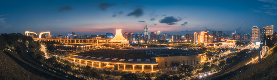 广西省南宁市国际会展中心全景夜景图
