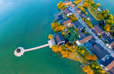 中国江苏省苏州市金鸡湖景区李公堤航拍风光