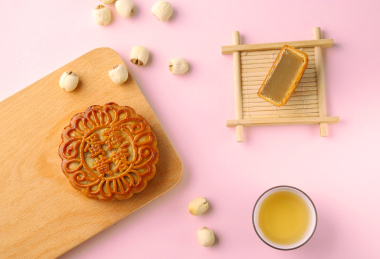 广式蛋黄莲蓉月饼