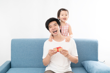 父亲节快乐，爸爸和女儿