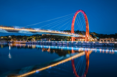 中国广东省江门市城市桥梁建筑夜景