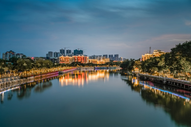 中国广东省江门市城市建筑夜景