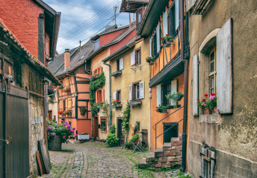 欧洲法国阿尔萨斯鲜花小镇埃吉桑街景