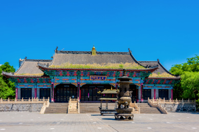 中国辽宁辽阳白塔公园圆通禅院