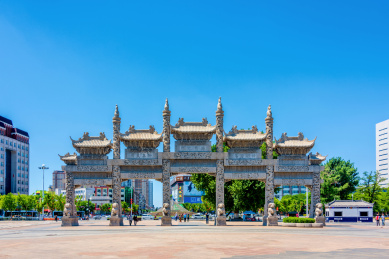 中国辽宁辽阳广佑寺青石牌坊