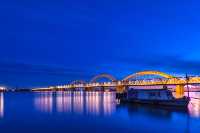 哈尔滨松花江铁路桥夜景