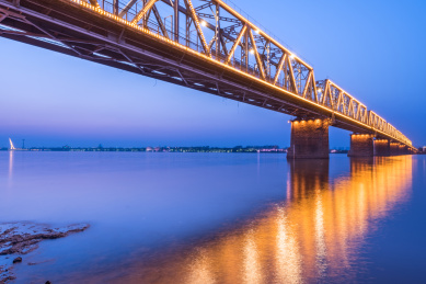 哈尔滨松花江铁路桥夜景