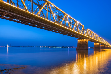 哈尔滨松花江铁路桥夜景