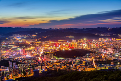 中国辽宁本溪夜景风光