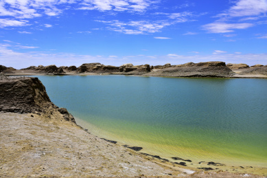 中国青海省大柴旦镇乌素特水上雅丹地质公园