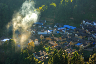 云南德宏梁河县河西乡丝光坪村