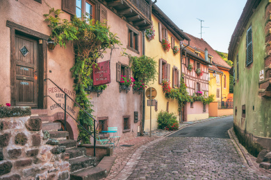 欧洲法国传统鲜花小镇街景建筑