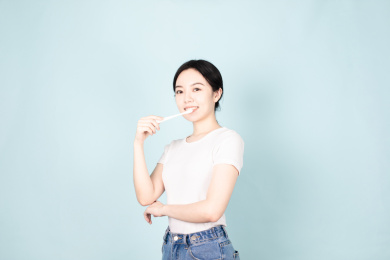 一名年轻的女生