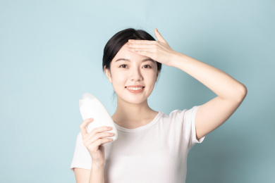 一名年轻的女生