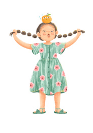 小女孩拉着自己的辫子头上顶着橙子