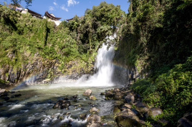 云南叠水河瀑布