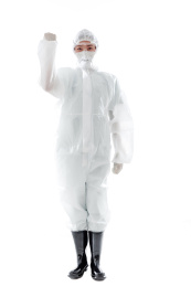 白色背景前的医护人员