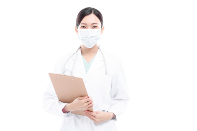 白色背景前的医护人员