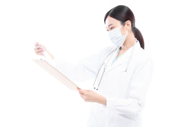 白色背景前的医护人员