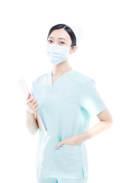 白色背景前的医护人员