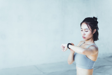户外健身的中国女性
